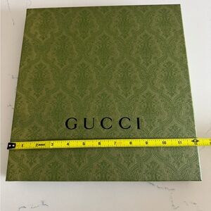 Gucci Green Gift Box- small indent at the inside top
